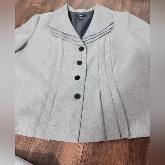 Milano Gray Women's Pencil Skirt Suit - Picture 5 of 6